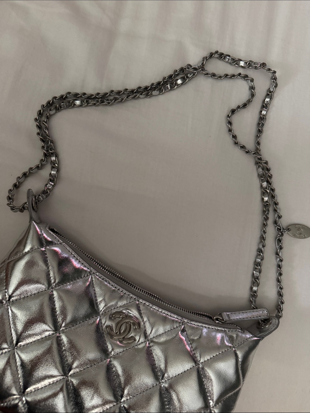 Silver Quilted Chain Crossbody Bag - Luxury Logo Accent - Picture 3 of 7